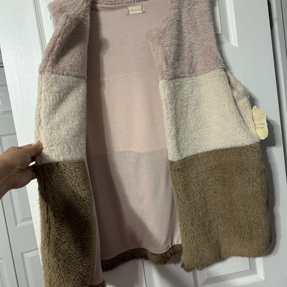 Altar'd State Soft Neoplitan Colorblock Fuzzy Vest - Picture 4 of 16